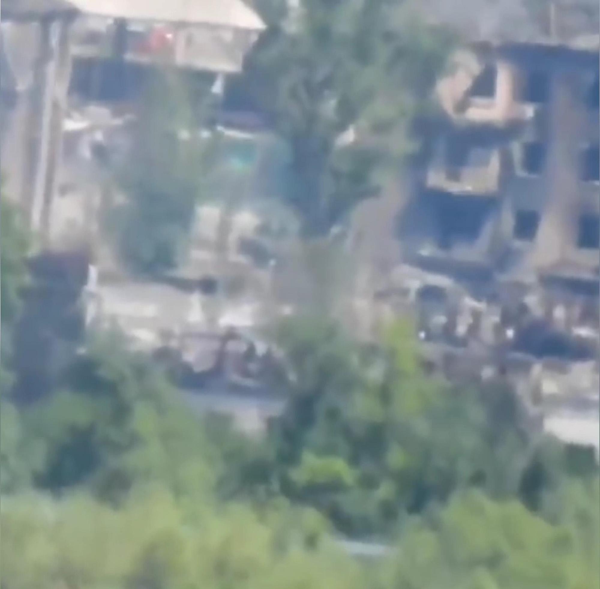 Read more about the article WAR IN UKRAINE: Moment Ukrainian Soldiers Blow Up Russian Tank