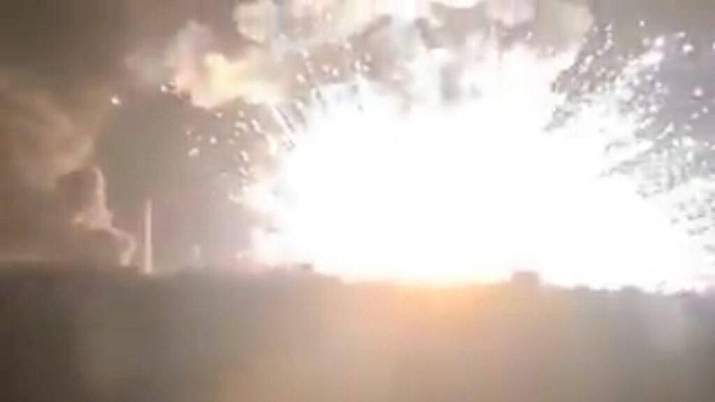 Read more about the article Massive Night-Time Explosion Shows Russian Ammunition Warehouse Going Up In Smoke In Donetsk Region