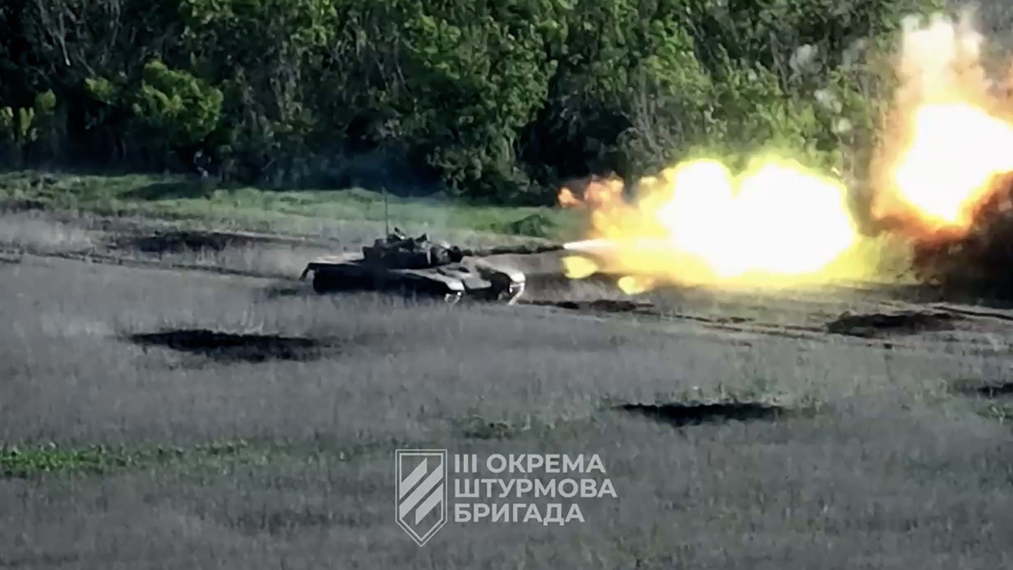 Read more about the article  Russian Troops Flee As Ukrainian Tanks And Soldiers Storm Their Position In Bakhmut