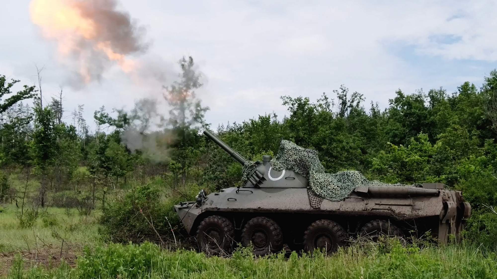 Read more about the article Russia Says It Took Out Ukrainian Troops On The Frontlines With An Armoured Personnel Carrier