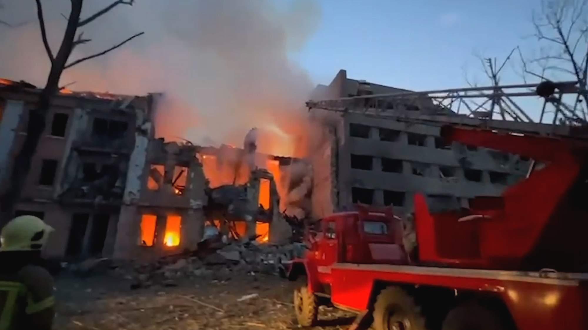 Read more about the article Buildings On Fire After Deadly Russian Night Attacks On Odesa And Mykolaiv