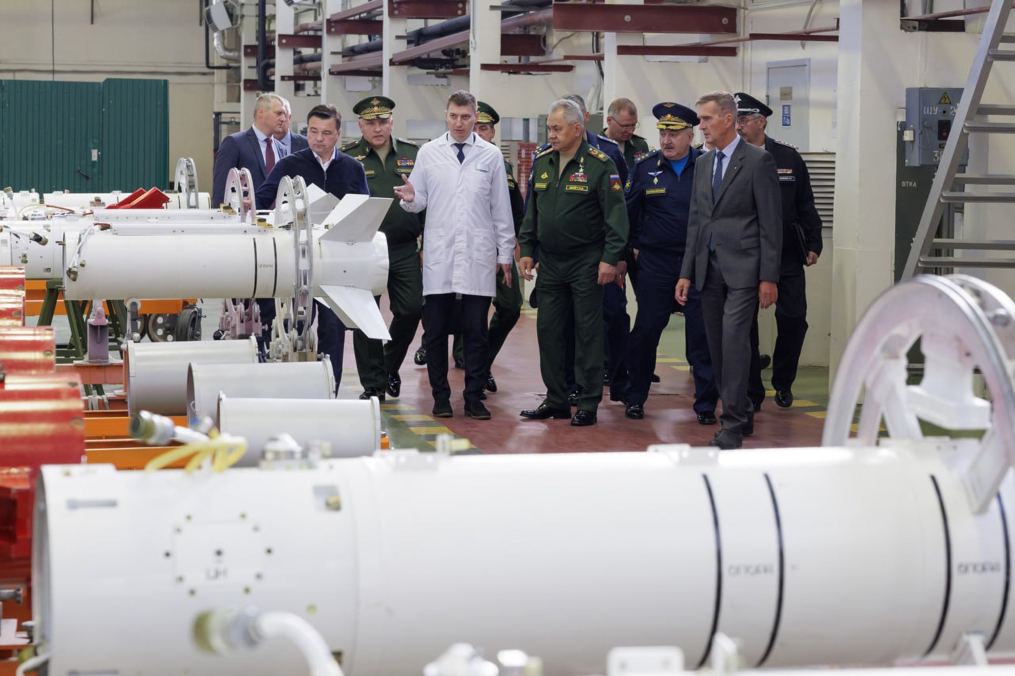 Read more about the article Russian Minister Of Defence Shoigu Inspects Tactical Missiles Plant Producing War Weapons Against Ukraine