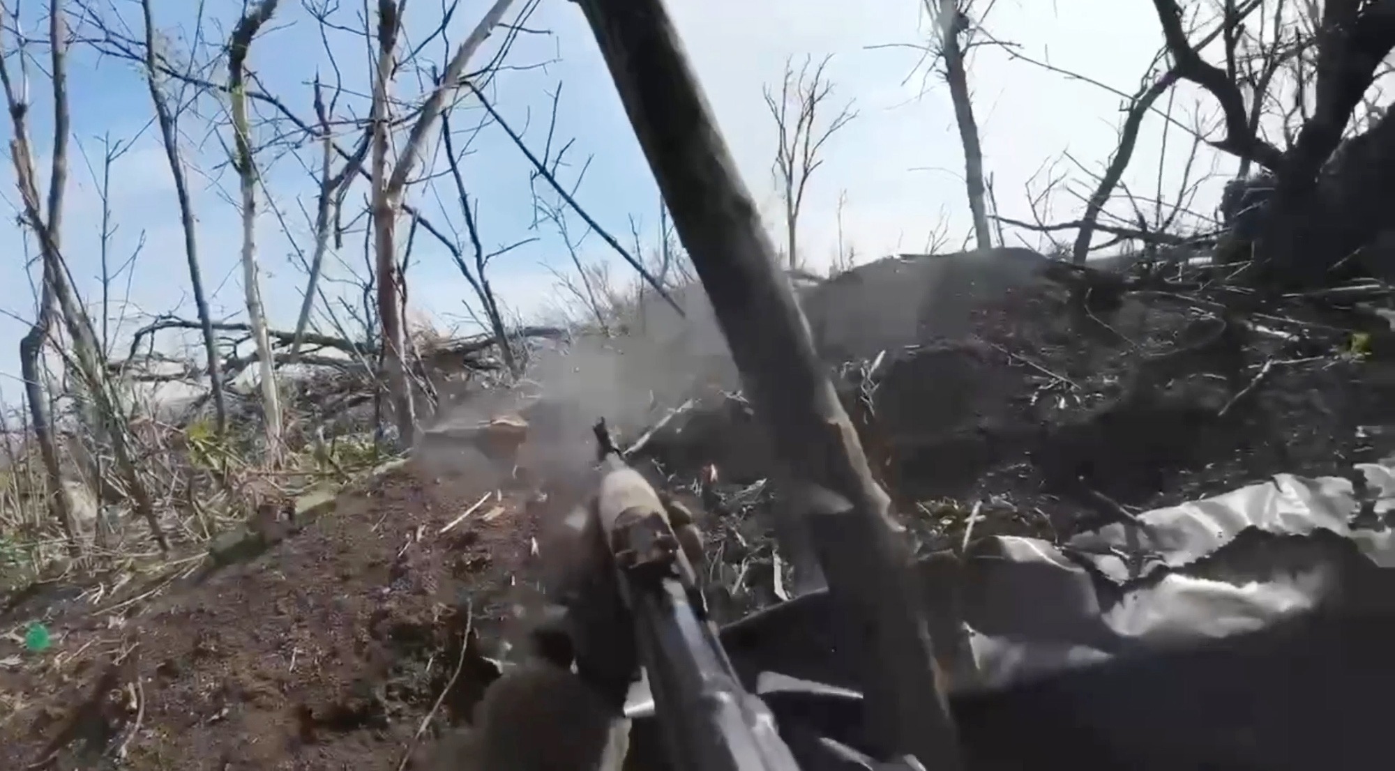 Read more about the article POV Footage As Ukrainian Soldiers Take Out Russian Troops While Defending Positions Near Bakhmut